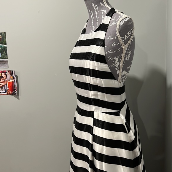 Never wearing - Picture 3 of 6